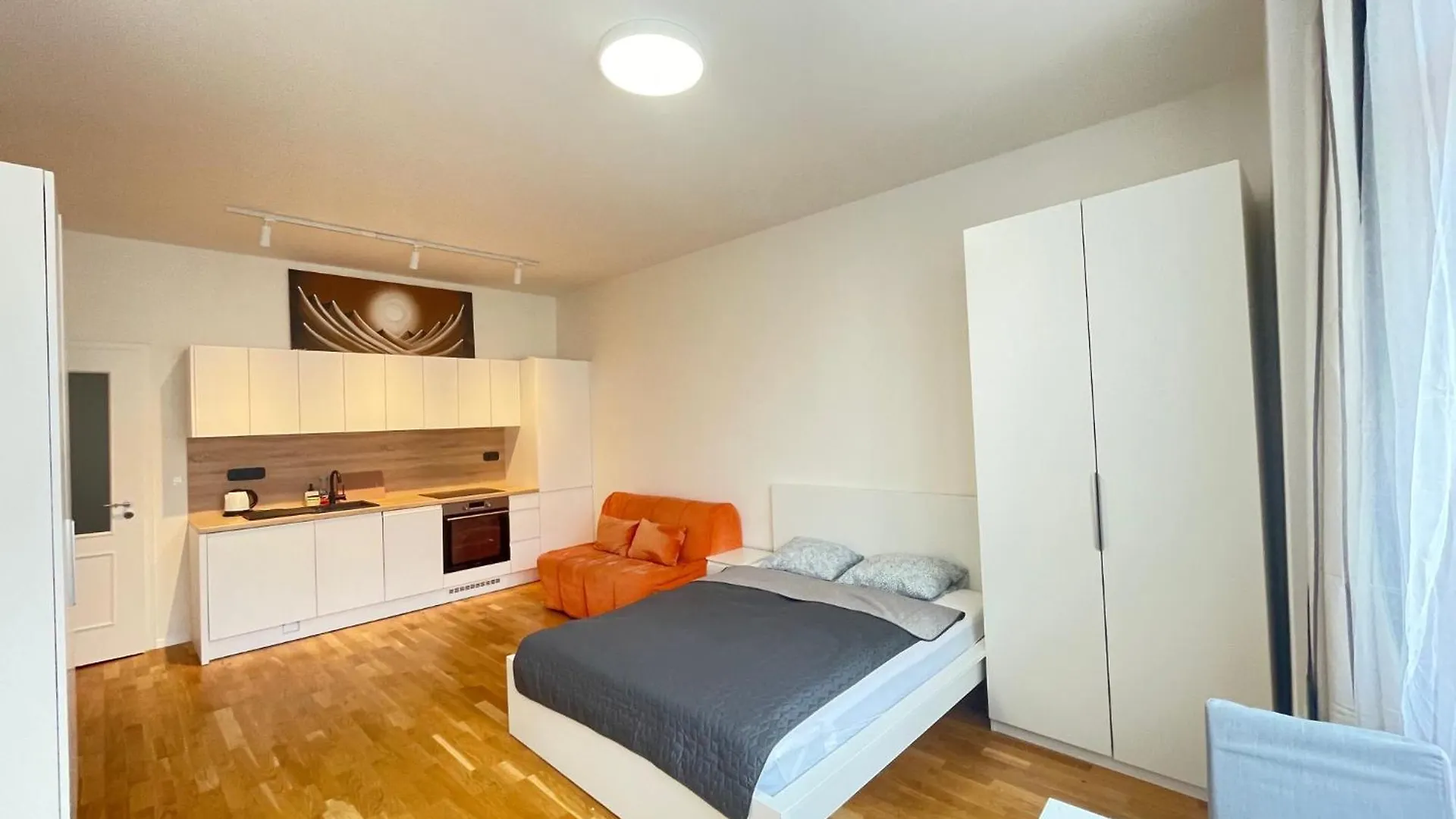 Cosy Apartment On Charles Square Praga 0*,  República Checa