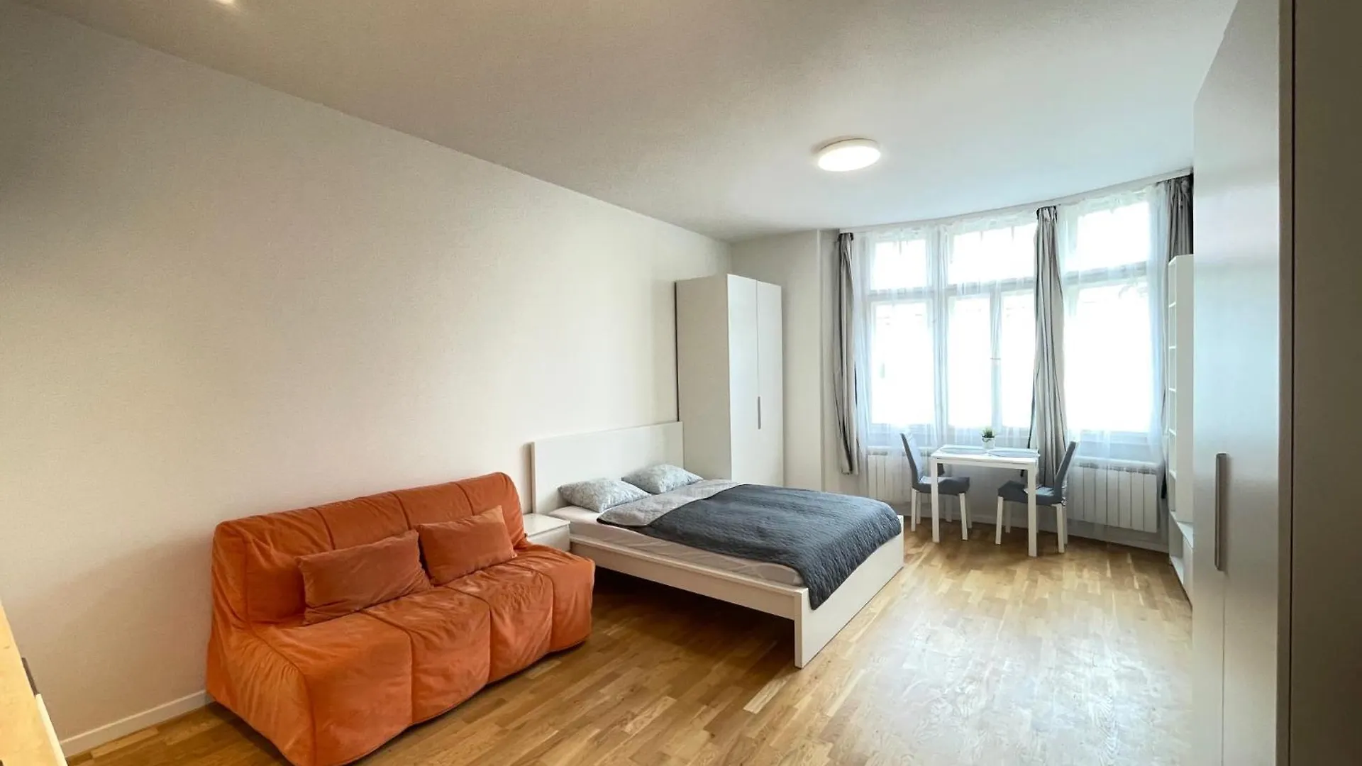 Cosy Apartment On Charles Square location